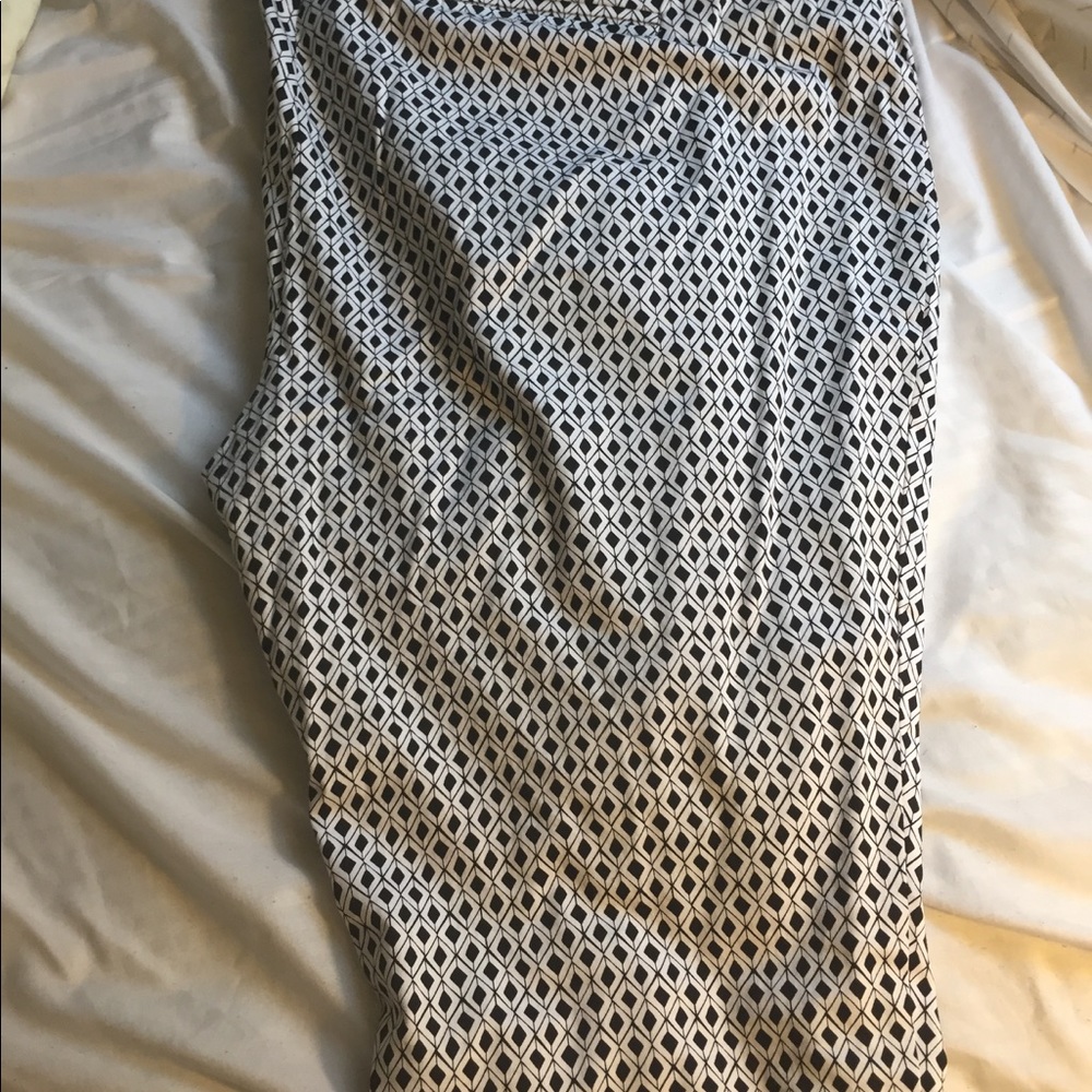 Patterned ankle pants
